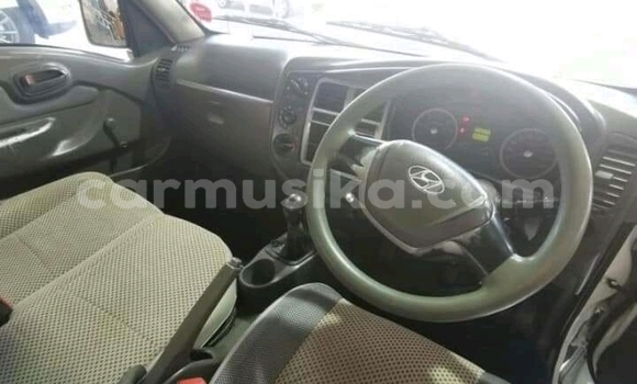 Buy Used Hyundai H1 White Car in Borrowdale in Harare Buy Used Hyundai H1 White Car in Borrowdale in Harare