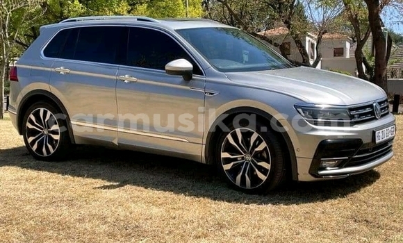 Buy Used Volkswagen Tiguan Silver Car in Borrowdale in Harare Buy Used Volkswagen Tiguan Silver Car in Borrowdale in Harare