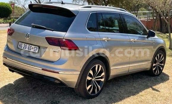 Buy Used Volkswagen Tiguan Silver Car in Borrowdale in Harare Buy Used Volkswagen Tiguan Silver Car in Borrowdale in Harare