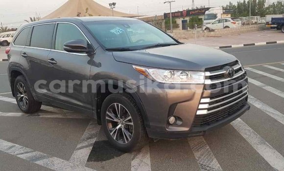 Tenga Imported Toyota Highlander Zvimwe Mota in Import - Dubai in Harare Tenga Imported Toyota Highlander Zvimwe Mota in Import - Dubai in Harare