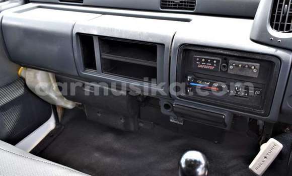 Nunua Ilio tumika Nissan Urvan Nyeupe Gari ndani ya Beitbridge nchini Matabeleland Kusini Nunua Ilio tumika Nissan Urvan Nyeupe Gari ndani ya Beitbridge nchini Matabeleland Kusini