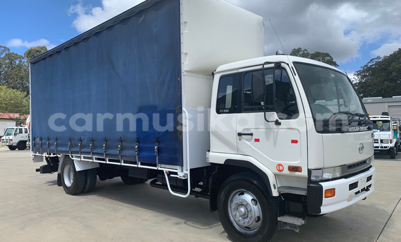 Acheter Occasion Voiture Nissan Urvan Bleu à Beitbridge, Matabeleland South Acheter Occasion Voiture Nissan Urvan Bleu à Beitbridge, Matabeleland South