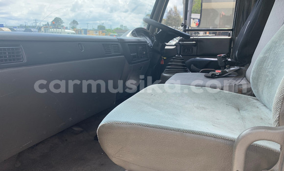 Acheter Occasion Voiture Nissan Urvan Bleu à Beitbridge, Matabeleland South Acheter Occasion Voiture Nissan Urvan Bleu à Beitbridge, Matabeleland South