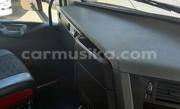 Acheter Occasion Voiture Volvo 440 Blanc à Beitbridge, Matabeleland South Acheter Occasion Voiture Volvo 440 Blanc à Beitbridge, Matabeleland South