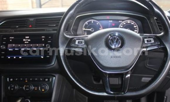 Nunua Ilio tumika Volkswagen Tiguan Nyeusi Gari ndani ya Beitbridge nchini Matabeleland Kusini Nunua Ilio tumika Volkswagen Tiguan Nyeusi Gari ndani ya Beitbridge nchini Matabeleland Kusini