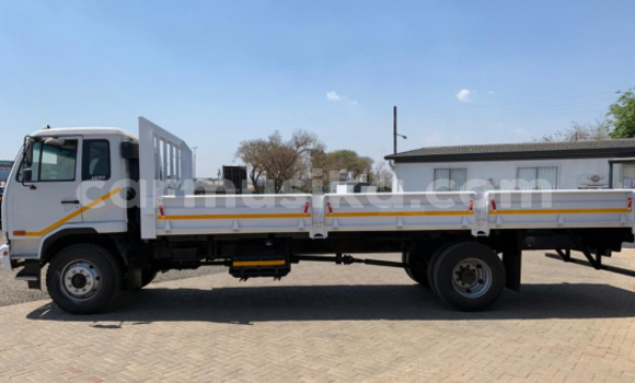 Nunua Ilio tumika Nissan Urvan Nyeupe Gari ndani ya Beitbridge nchini Matabeleland Kusini Nunua Ilio tumika Nissan Urvan Nyeupe Gari ndani ya Beitbridge nchini Matabeleland Kusini