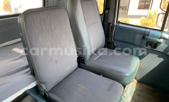 Nunua Ilio tumika Nissan Urvan Nyeupe Gari ndani ya Beitbridge nchini Matabeleland Kusini Nunua Ilio tumika Nissan Urvan Nyeupe Gari ndani ya Beitbridge nchini Matabeleland Kusini