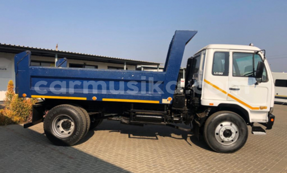 Acheter Occasion Voiture Nissan Urvan Bleu à Beitbridge, Matabeleland South