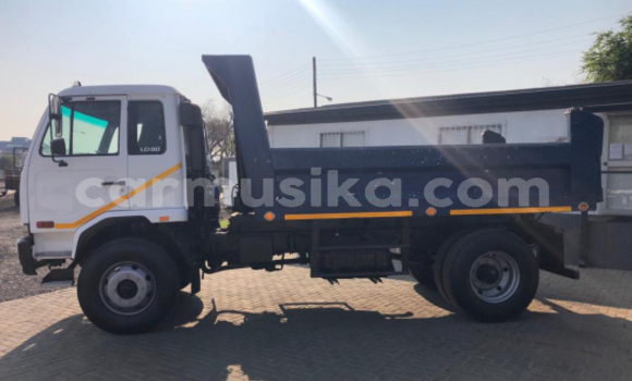 Acheter Occasion Voiture Nissan Urvan Bleu à Beitbridge, Matabeleland South Acheter Occasion Voiture Nissan Urvan Bleu à Beitbridge, Matabeleland South