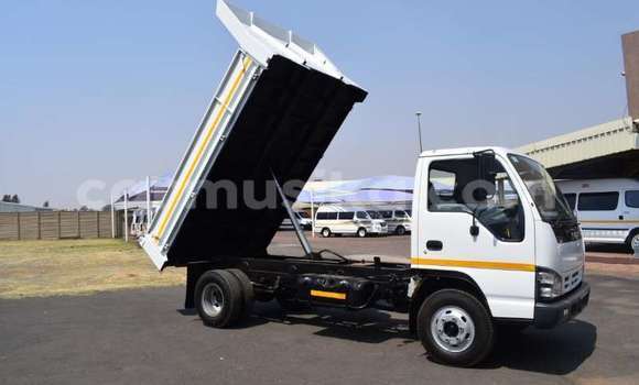 Tenga Tsaru Isuzu TF (Pickup) Chena Mota in Beitbridge in Matabeleland South