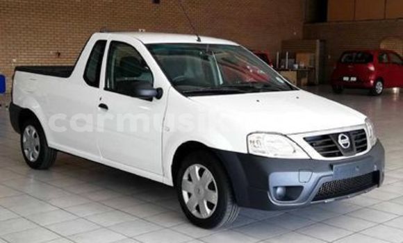 Buy Used Nissan NV200 White Car in Beitbridge in Matabeleland South