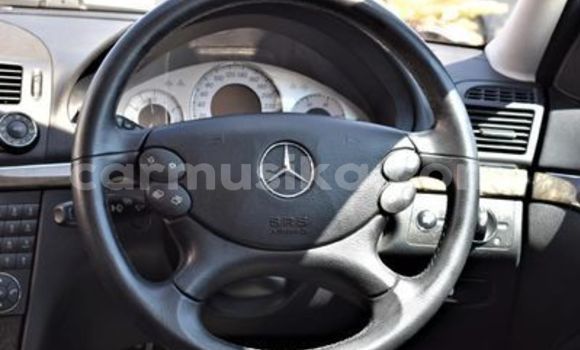 Tenga Tsaru Mercedes-Benz E-Classe Sirivha Mota in Beitbridge in Matabeleland South Tenga Tsaru Mercedes-Benz E-Classe Sirivha Mota in Beitbridge in Matabeleland South