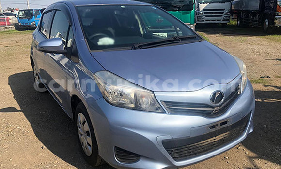 Nunua Ilio tumika Toyota Vitz Bluu Gari ndani ya Beitbridge nchini Matabeleland Kusini