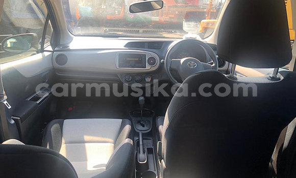 Nunua Ilio tumika Toyota Vitz Bluu Gari ndani ya Beitbridge nchini Matabeleland Kusini Nunua Ilio tumika Toyota Vitz Bluu Gari ndani ya Beitbridge nchini Matabeleland Kusini