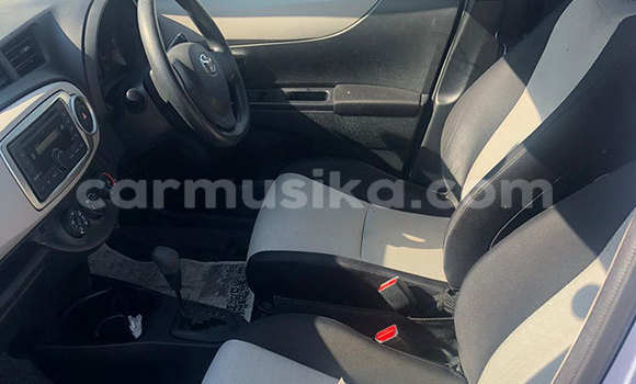 Nunua Ilio tumika Toyota Vitz Bluu Gari ndani ya Beitbridge nchini Matabeleland Kusini Nunua Ilio tumika Toyota Vitz Bluu Gari ndani ya Beitbridge nchini Matabeleland Kusini