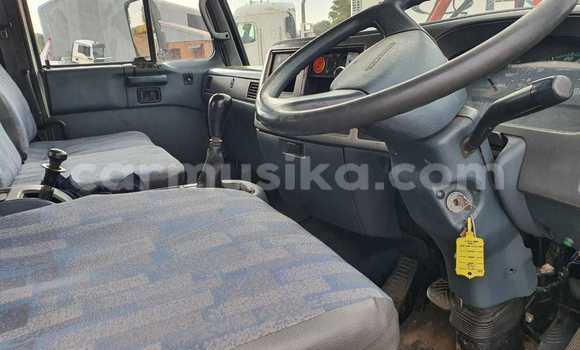 Nunua Ilio tumika Nissan UD Nyeupe Lori ndani ya Beitbridge nchini Matabeleland Kusini Nunua Ilio tumika Nissan UD Nyeupe Lori ndani ya Beitbridge nchini Matabeleland Kusini