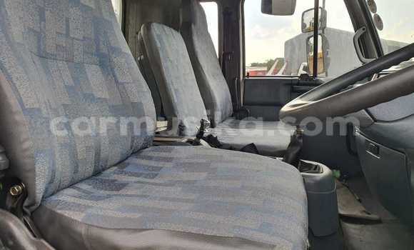 Nunua Ilio tumika Nissan UD Nyeupe Lori ndani ya Beitbridge nchini Matabeleland Kusini Nunua Ilio tumika Nissan UD Nyeupe Lori ndani ya Beitbridge nchini Matabeleland Kusini