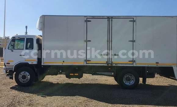 Buy Used Nissan UD White Truck in Beitbridge in Matabeleland South Buy Used Nissan UD White Truck in Beitbridge in Matabeleland South