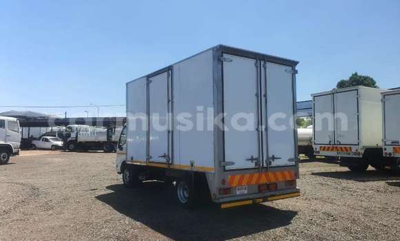 Acheter Occasion Utilitaire Toyota Dyna Blanc à Beitbridge, Matabeleland South Acheter Occasion Utilitaire Toyota Dyna Blanc à Beitbridge, Matabeleland South