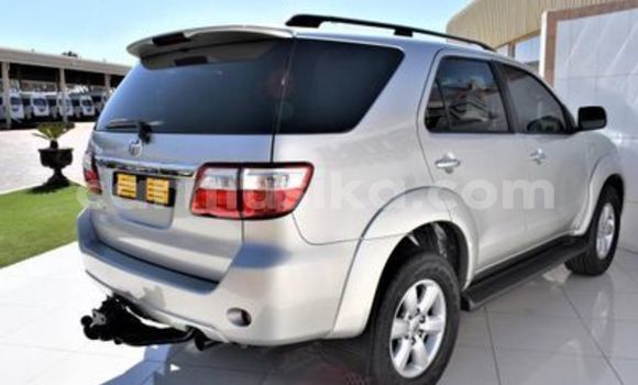 Tenga Tsaru Toyota Fortuner Sirivha Mota in Beitbridge in Matabeleland South Tenga Tsaru Toyota Fortuner Sirivha Mota in Beitbridge in Matabeleland South