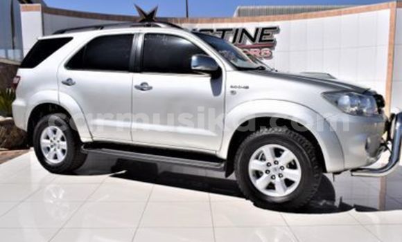 Tenga Tsaru Toyota Fortuner Sirivha Mota in Beitbridge in Matabeleland South Tenga Tsaru Toyota Fortuner Sirivha Mota in Beitbridge in Matabeleland South