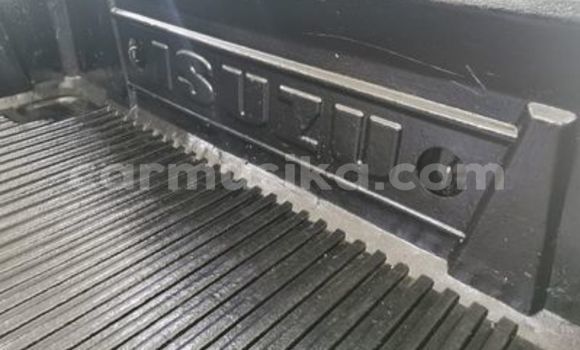 Acheter Occasion Voiture Isuzu KB Blanc à Beitbridge, Matabeleland South Acheter Occasion Voiture Isuzu KB Blanc à Beitbridge, Matabeleland South