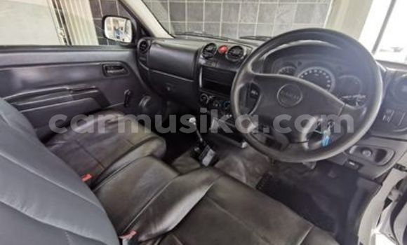 Acheter Occasion Voiture Isuzu KB Blanc à Beitbridge, Matabeleland South Acheter Occasion Voiture Isuzu KB Blanc à Beitbridge, Matabeleland South