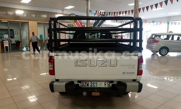 Acheter Occasion Voiture Isuzu KB Blanc à Beitbridge, Matabeleland South Acheter Occasion Voiture Isuzu KB Blanc à Beitbridge, Matabeleland South