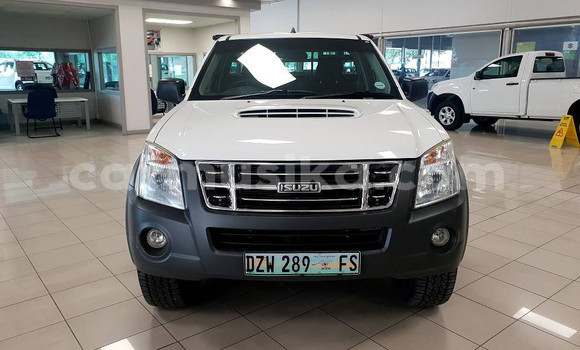 Acheter Occasion Voiture Isuzu KB Blanc à Beitbridge, Matabeleland South Acheter Occasion Voiture Isuzu KB Blanc à Beitbridge, Matabeleland South