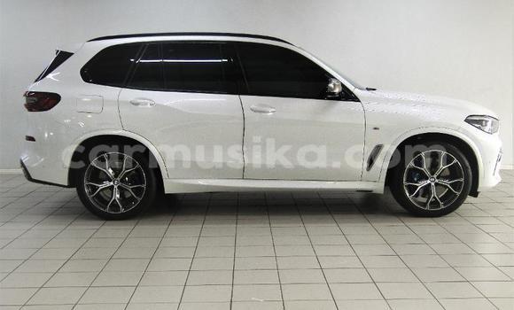Acheter Occasion Voiture BMW X5 Blanc à Beitbridge, Matabeleland South Acheter Occasion Voiture BMW X5 Blanc à Beitbridge, Matabeleland South