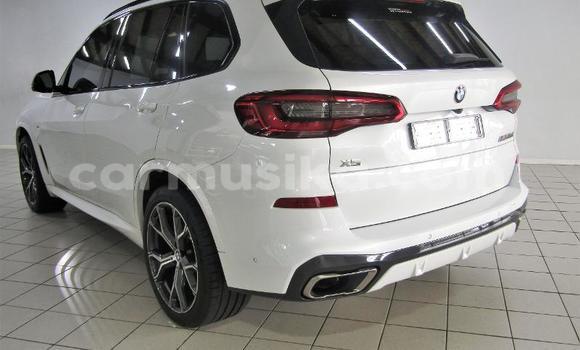 Acheter Occasion Voiture BMW X5 Blanc à Beitbridge, Matabeleland South Acheter Occasion Voiture BMW X5 Blanc à Beitbridge, Matabeleland South