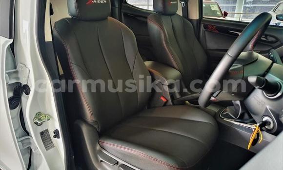 Acheter Occasion Voiture Isuzu KB Blanc à Beitbridge, Matabeleland South Acheter Occasion Voiture Isuzu KB Blanc à Beitbridge, Matabeleland South