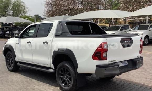 Tenga Tsaru Toyota Hilux Chena Mota in Beitbridge in Matabeleland South Tenga Tsaru Toyota Hilux Chena Mota in Beitbridge in Matabeleland South