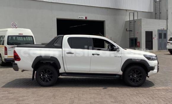 Tenga Tsaru Toyota Hilux Chena Mota in Beitbridge in Matabeleland South Tenga Tsaru Toyota Hilux Chena Mota in Beitbridge in Matabeleland South