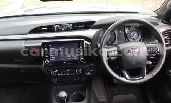 Acheter Occasion Voiture Toyota Hilux Gris à Beitbridge, Matabeleland South Acheter Occasion Voiture Toyota Hilux Gris à Beitbridge, Matabeleland South