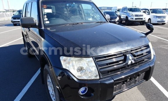 Buy Import Mitsubishi Pajero Black Car in Beitbridge in Matabeleland South Buy Import Mitsubishi Pajero Black Car in Beitbridge in Matabeleland South
