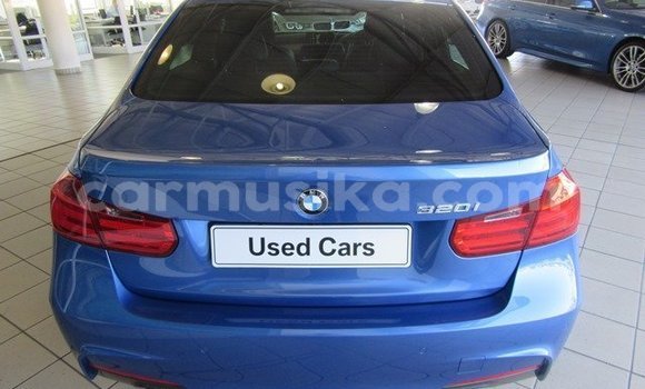 Tenga Tsaru BMW 3–Series Bhuruu Mota in Beitbridge in Matabeleland South Tenga Tsaru BMW 3–Series Bhuruu Mota in Beitbridge in Matabeleland South