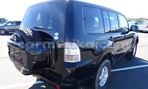 Buy Import Mitsubishi Pajero Black Car in Beitbridge in Matabeleland South Buy Import Mitsubishi Pajero Black Car in Beitbridge in Matabeleland South