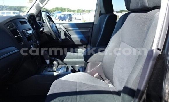 Buy Import Mitsubishi Pajero Black Car in Beitbridge in Matabeleland South Buy Import Mitsubishi Pajero Black Car in Beitbridge in Matabeleland South