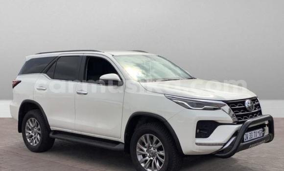 Tenga Tsaru Toyota Fortuner Chena Mota in Beitbridge in Matabeleland South Tenga Tsaru Toyota Fortuner Chena Mota in Beitbridge in Matabeleland South