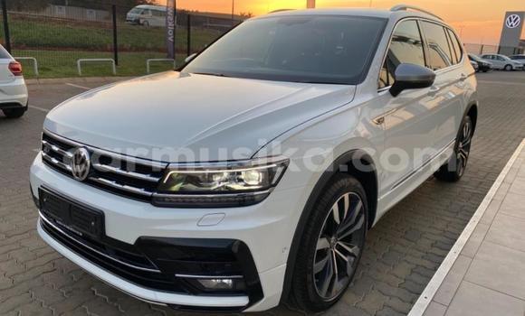 Acheter Occasion Voiture Volkswagen Tiguan Blanc à Beitbridge, Matabeleland South Acheter Occasion Voiture Volkswagen Tiguan Blanc à Beitbridge, Matabeleland South
