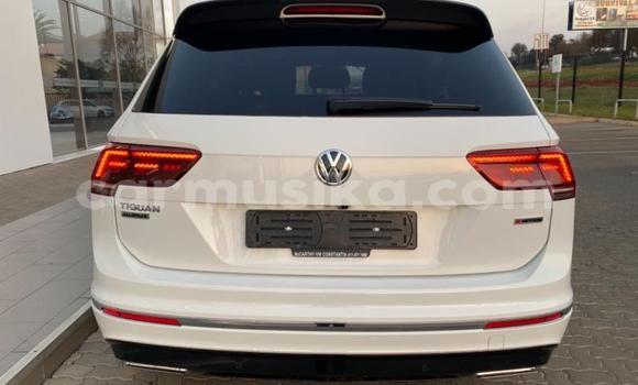 Acheter Occasion Voiture Volkswagen Tiguan Blanc à Beitbridge, Matabeleland South Acheter Occasion Voiture Volkswagen Tiguan Blanc à Beitbridge, Matabeleland South