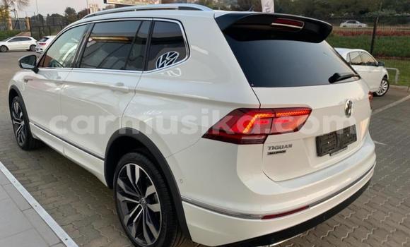 Acheter Occasion Voiture Volkswagen Tiguan Blanc à Beitbridge, Matabeleland South Acheter Occasion Voiture Volkswagen Tiguan Blanc à Beitbridge, Matabeleland South