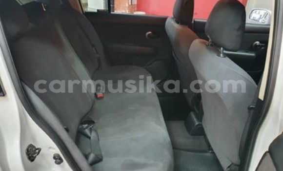 Acheter Occasion Voiture Nissan Tiida Blanc à Beitbridge, Matabeleland South Acheter Occasion Voiture Nissan Tiida Blanc à Beitbridge, Matabeleland South