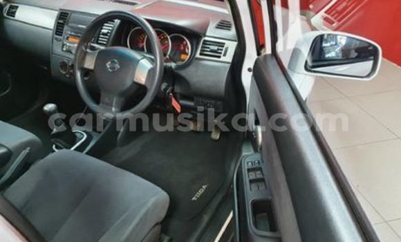 Acheter Occasion Voiture Nissan Tiida Blanc à Beitbridge, Matabeleland South Acheter Occasion Voiture Nissan Tiida Blanc à Beitbridge, Matabeleland South