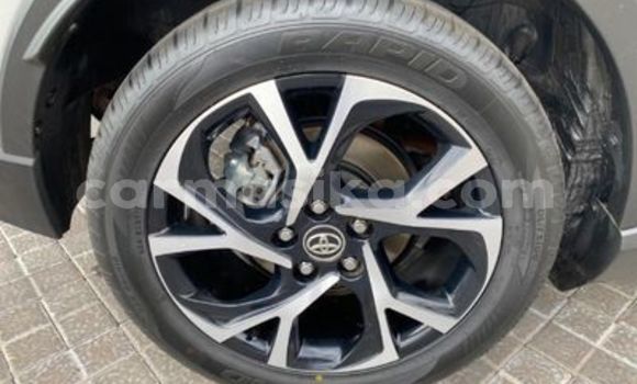 Acheter Occasion Voiture Toyota C-HR Gris à Beitbridge, Matabeleland South Acheter Occasion Voiture Toyota C-HR Gris à Beitbridge, Matabeleland South