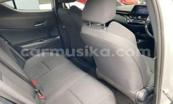 Acheter Occasion Voiture Toyota C-HR Gris à Beitbridge, Matabeleland South Acheter Occasion Voiture Toyota C-HR Gris à Beitbridge, Matabeleland South