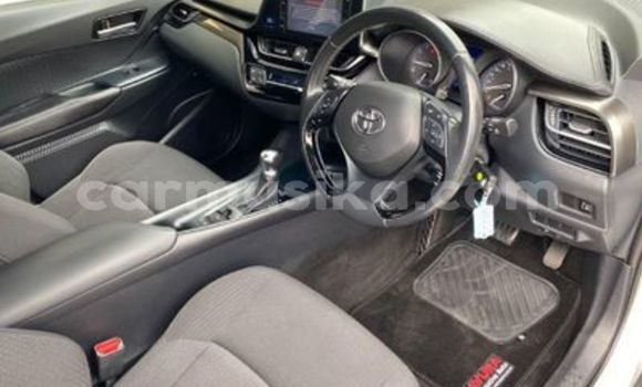 Acheter Occasion Voiture Toyota C-HR Gris à Beitbridge, Matabeleland South Acheter Occasion Voiture Toyota C-HR Gris à Beitbridge, Matabeleland South
