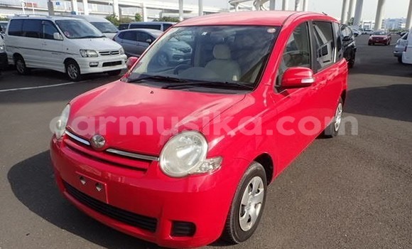 Buy Import Toyota Sienta Red Car in Beitbridge in Matabeleland South