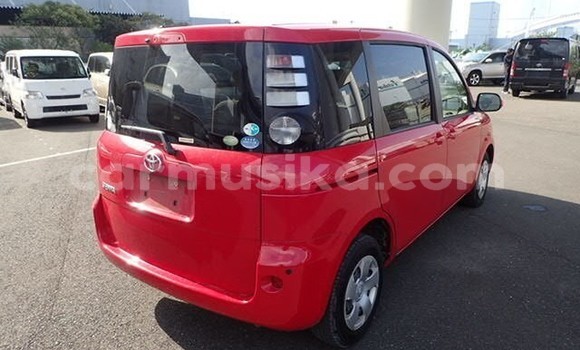 Buy Import Toyota Sienta Red Car in Beitbridge in Matabeleland South Buy Import Toyota Sienta Red Car in Beitbridge in Matabeleland South